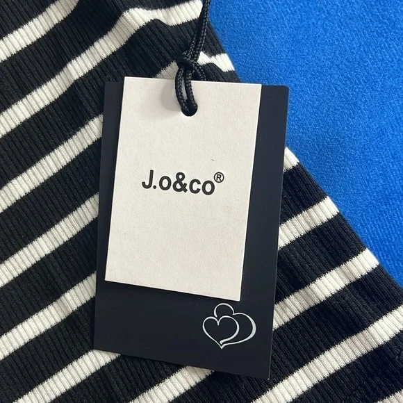 ⭐️ NWT- Jo&Co black & white ribbed long-sleeve cropped top- small - Picture 3 of 8
